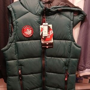 Canada Weather Gear Womens Green Puffer Vest